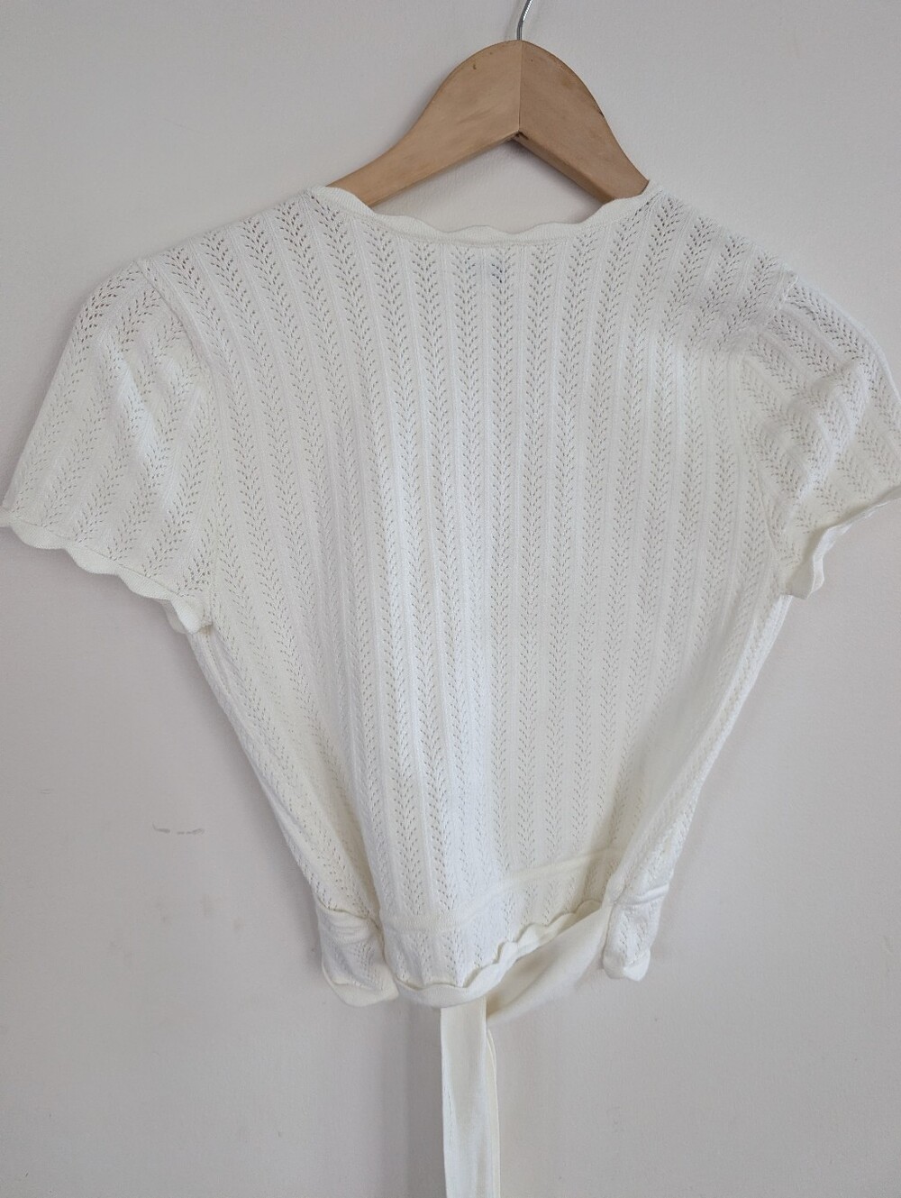 Aritzia Wilfred All Tied Up Scallop Edge Wrap Top White Eyelet M Medium - Picture 5 of 5